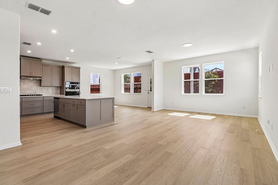 Spacious, unfurnished interior of a new home in Foxfield, Austin (Image 10). Spacious, unfurnished interior of a new home in Foxfield, Austin (Image 10).