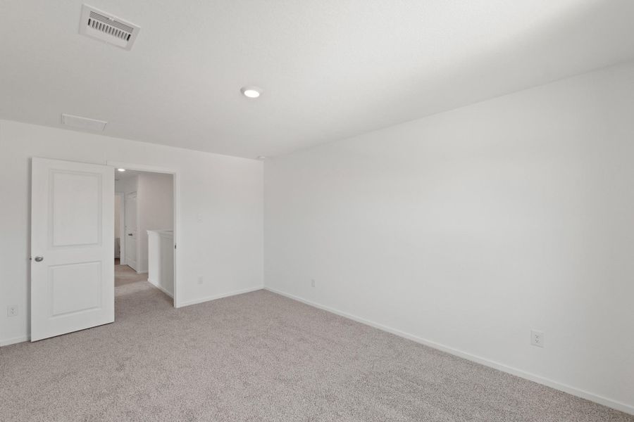 Spacious, unfurnished interior of a new home in Mill Creek, Magnolia (Image 14).