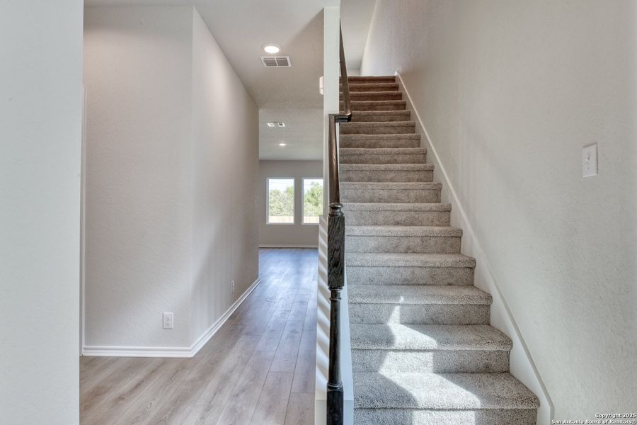 Spacious, unfurnished interior of a new home in Meadows at Hennersby Hollow 40's, San Antonio (Image 28). Spacious, unfurnished interior of a new home in Meadows at Hennersby Hollow 40's, San Antonio (Image 28).