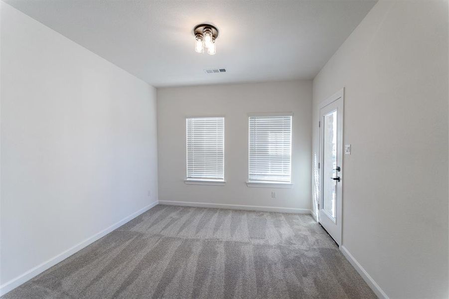 Spacious, unfurnished interior of a new home in Sonoma Verde, Rockwall (Image 16).