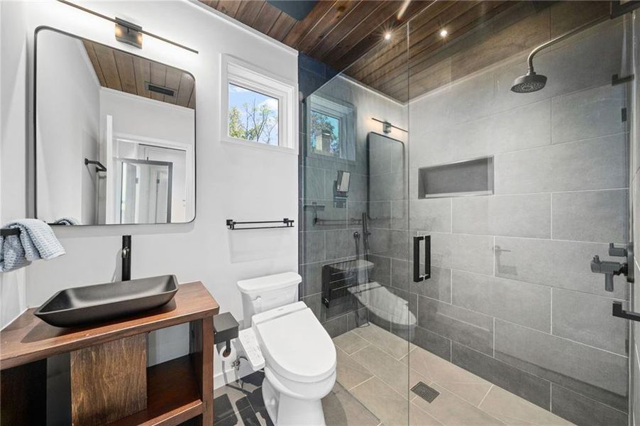 Furnished interior view inside a new home in , Atlanta (Image 85).