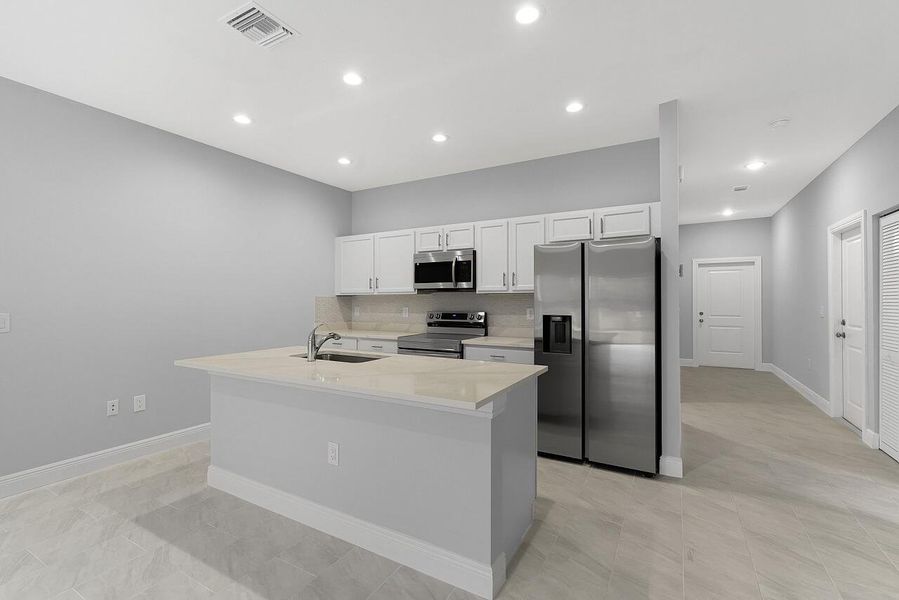 6215-4th-Ln-HigMedia-011-1280