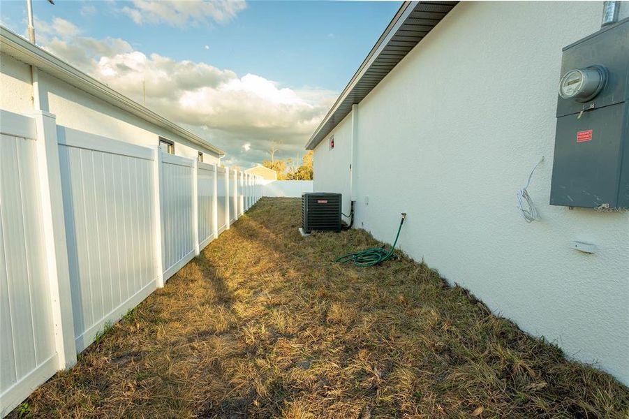 Exterior details and patio area of a home in , Tampa (Image 27).