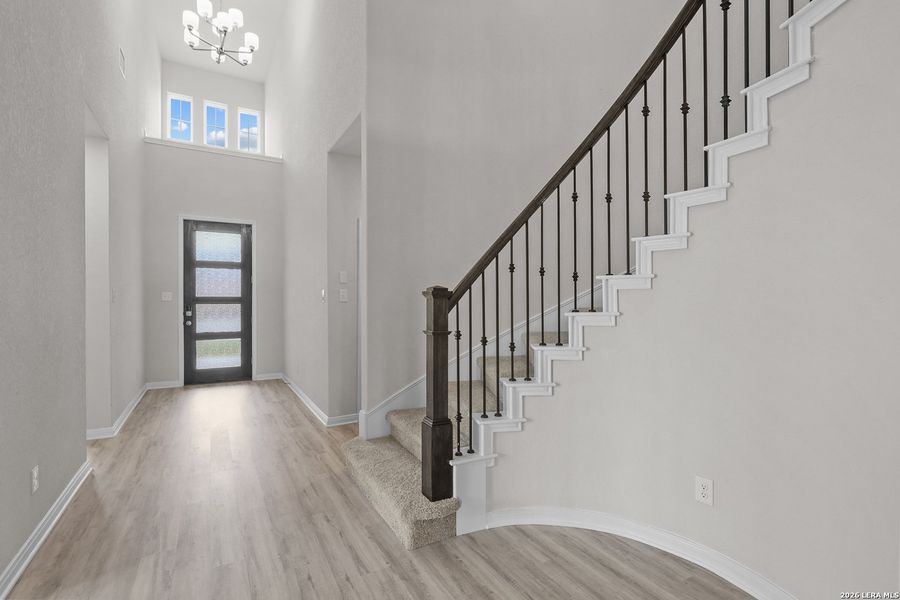 Spacious, unfurnished interior of a new home in Homestead, Schertz (Image 25).
