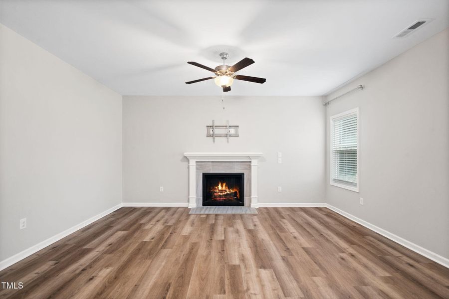 11-web-or-mls-20 Ava (84 of 120) 11-web-or-mls-20 Ava (84 of 120)