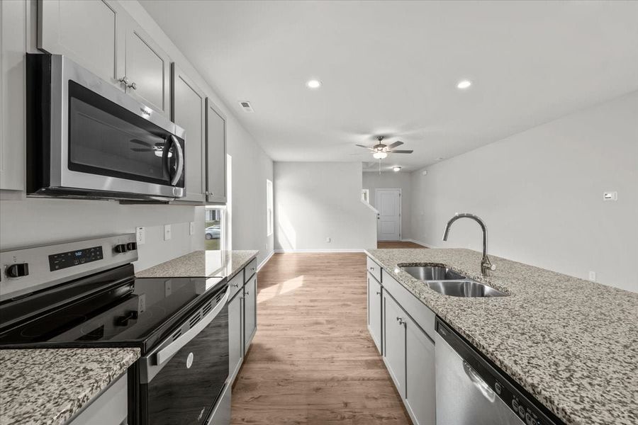 4br New Home in Aberdeen, NC.  - Slide 4