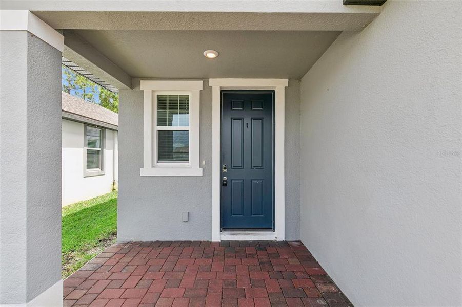 Exterior details and patio area of a home in , Daytona Beach (Image 3).