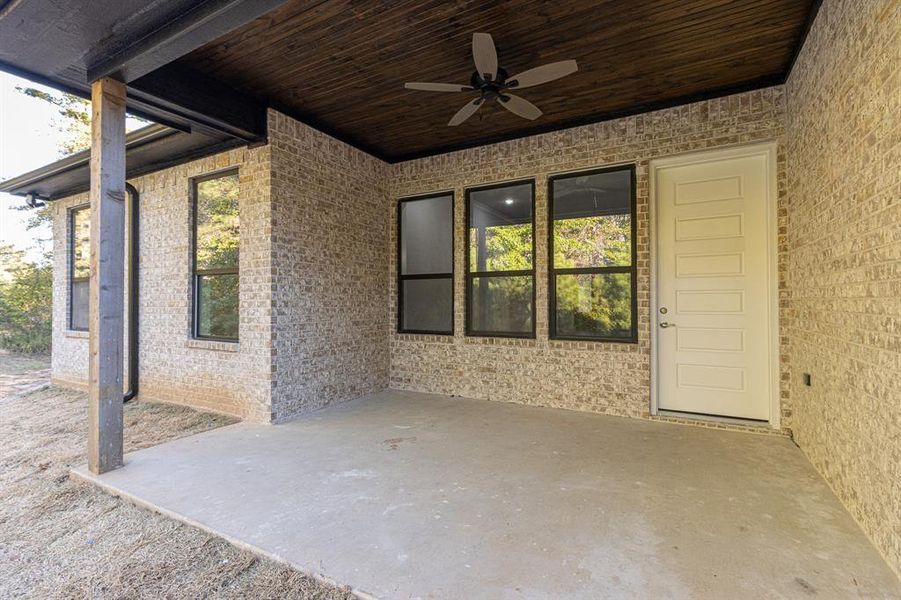 Exterior details and patio area of a home in , Tyler (Image 3).