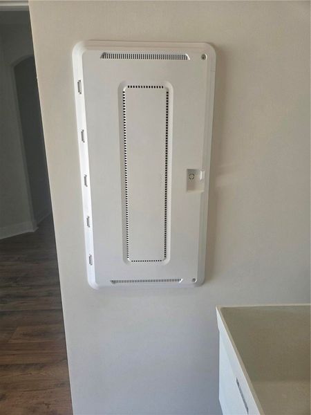 Finally, no more crazy cables everywhere. A case t Finally, no more crazy cables everywhere. A case t