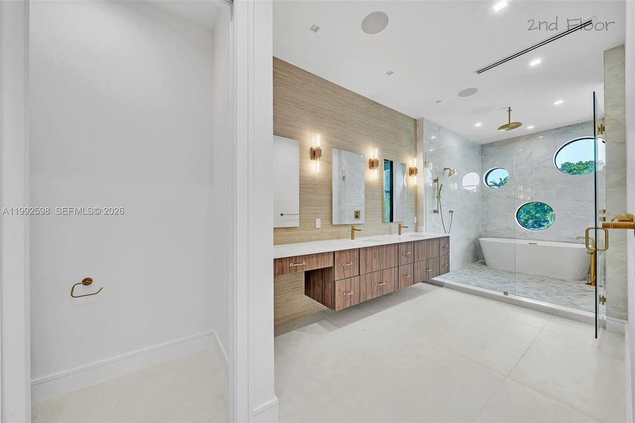 Furnished interior view inside a new home in , Key Largo (Image 37).