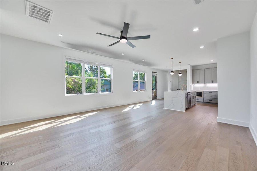 10-732 Hopkins St-10