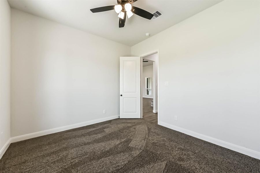 Spacious, unfurnished interior of a new home in , Baytown (Image 37).