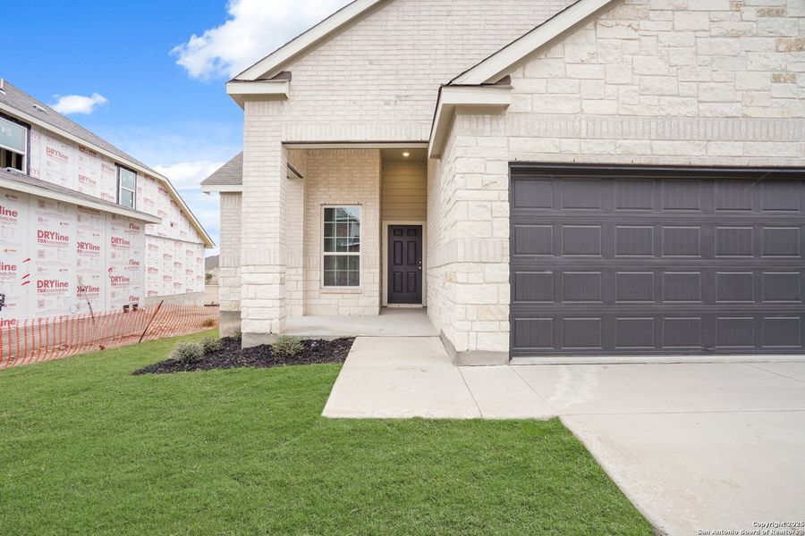 Exterior details and patio area of a home in Hunters Ranch, San Antonio (Image 19). Exterior details and patio area of a home in Hunters Ranch, San Antonio (Image 19).