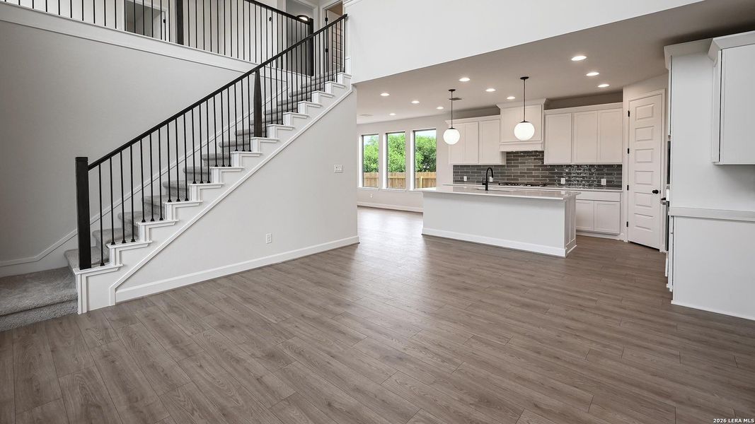 Spacious, unfurnished interior of a new home in The Parklands, Schertz (Image 20).