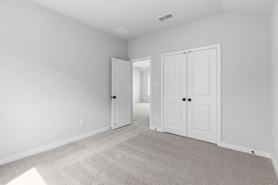 Spacious, unfurnished interior of a new home in Meridiana 40', 65', Iowa Colony (Image 15).