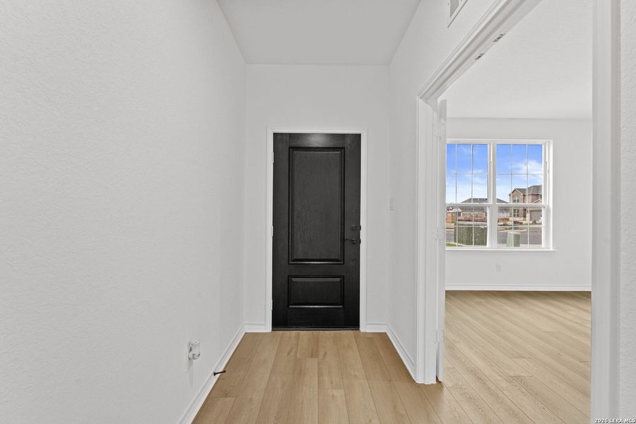 Spacious, unfurnished interior of a new home in Nopal Valley, San Antonio (Image 25). Spacious, unfurnished interior of a new home in Nopal Valley, San Antonio (Image 25).