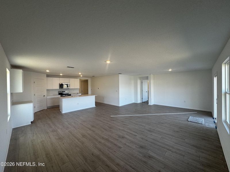 Spacious, unfurnished interior of a new home in The Arbors, Jacksonville (Image 21).