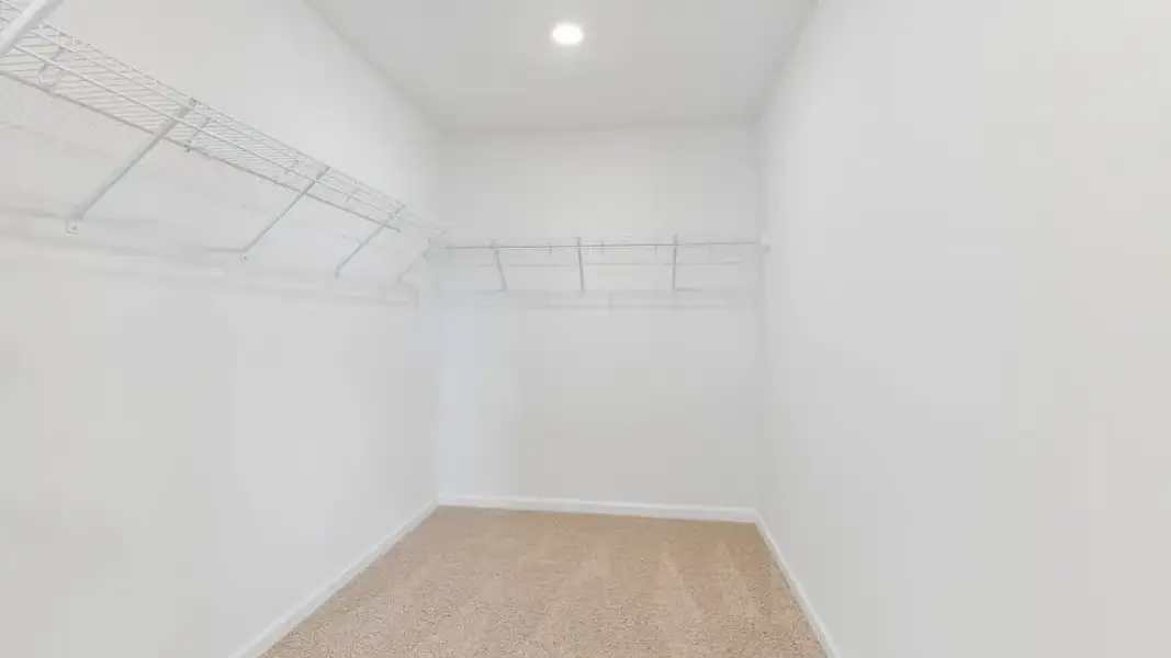 Spacious, unfurnished interior of a new home in Collins Ridge, Hillsborough (Image 39).