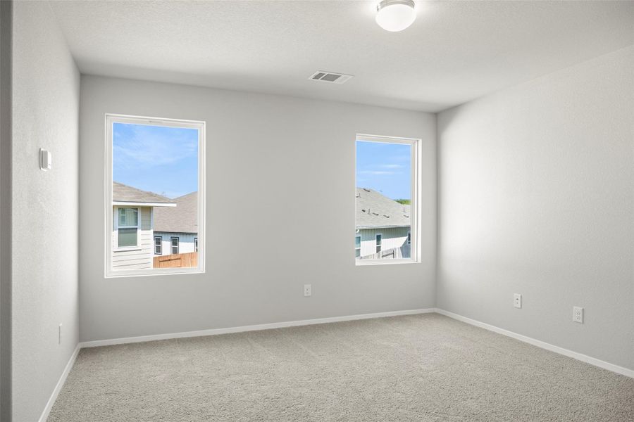 Spacious, unfurnished interior of a new home in Cloverleaf, Austin (Image 20).