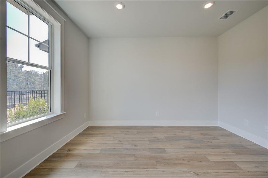 Spacious, unfurnished interior of a new home in Barrett Pointe, Kennesaw (Image 26).