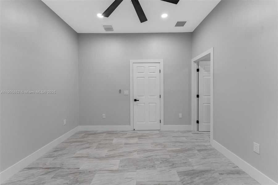 Spacious, unfurnished interior of a new home in , Miami (Image 78).