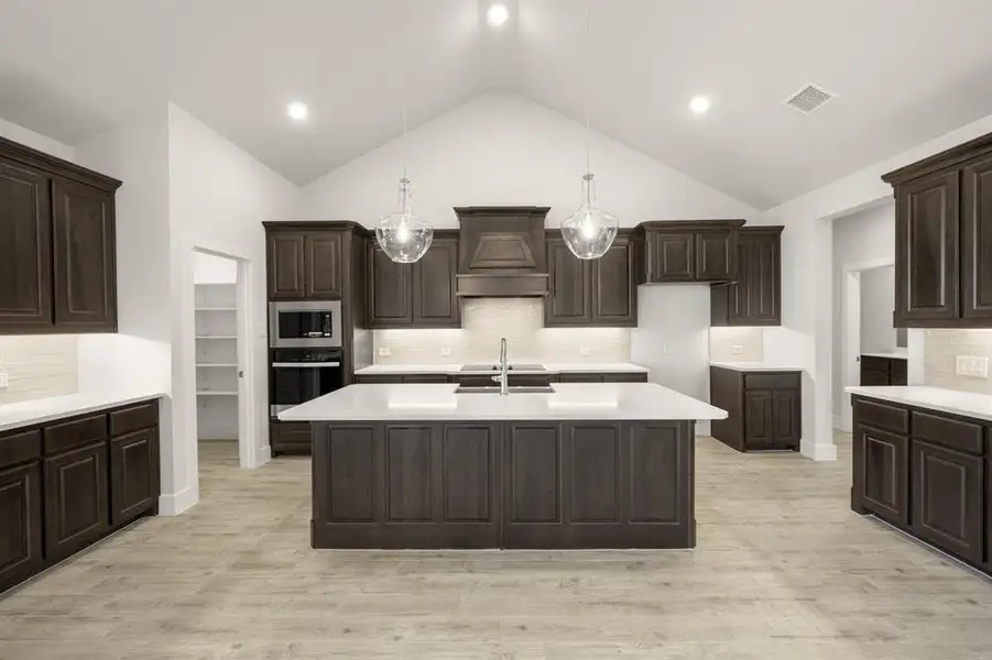 2431 Oak Knoll- Kitchen (2)