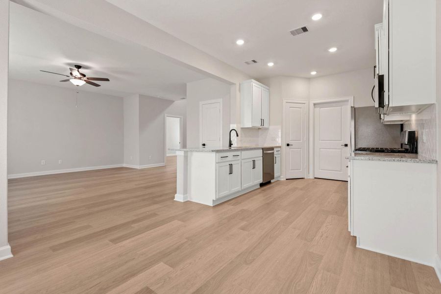 Spacious, unfurnished interior of a new home in Magnolia Woods, Magnolia (Image 11). Spacious, unfurnished interior of a new home in Magnolia Woods, Magnolia (Image 11).