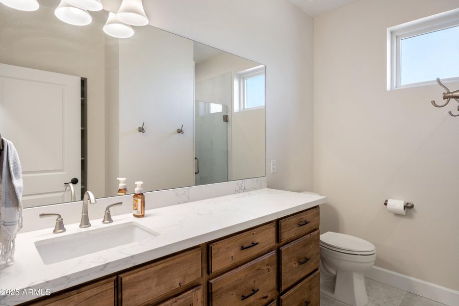 2268RoundaboutCir-HeberOvergaardAZ-27 2268RoundaboutCir-HeberOvergaardAZ-27