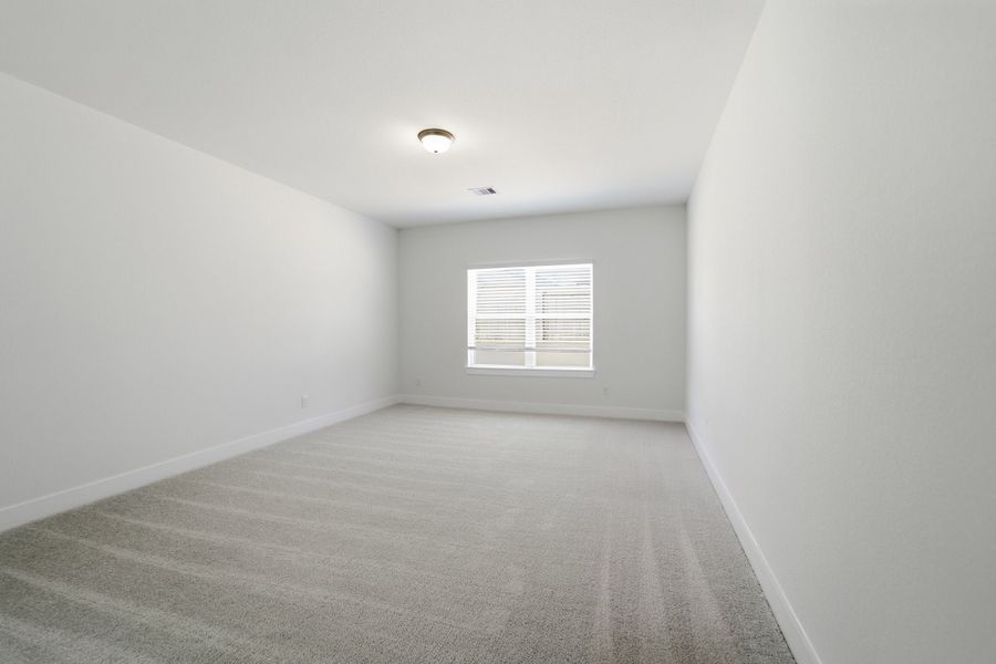 Spacious, unfurnished interior of a new home in Cielo, Conroe (Image 51).