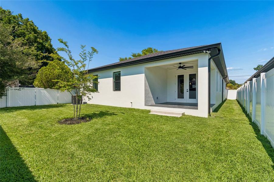 Exterior details and patio area of a home in , Tampa (Image 39).