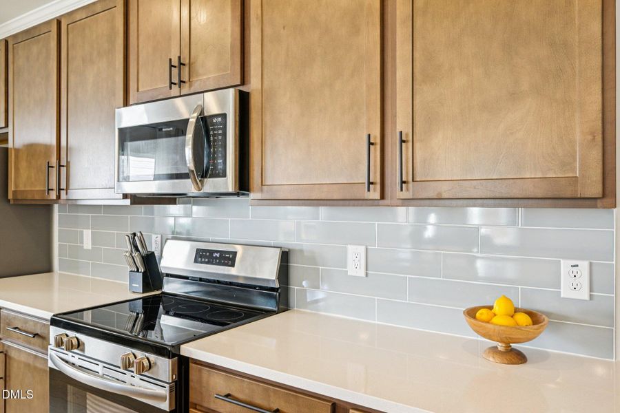 13-web-or-mls-Commons Cir-S2511-013