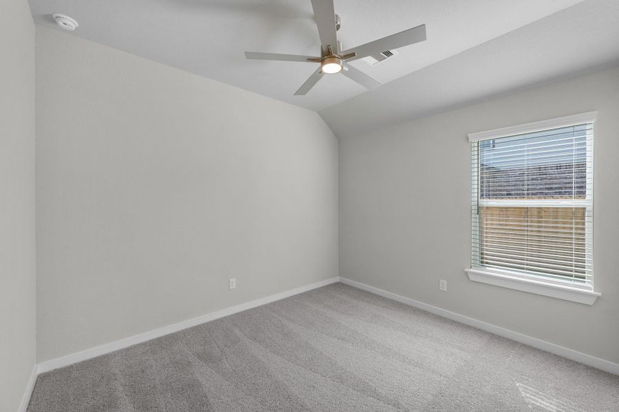 Spacious, unfurnished interior of a new home in Sunterra Lakes, Fulshear (Image 23).