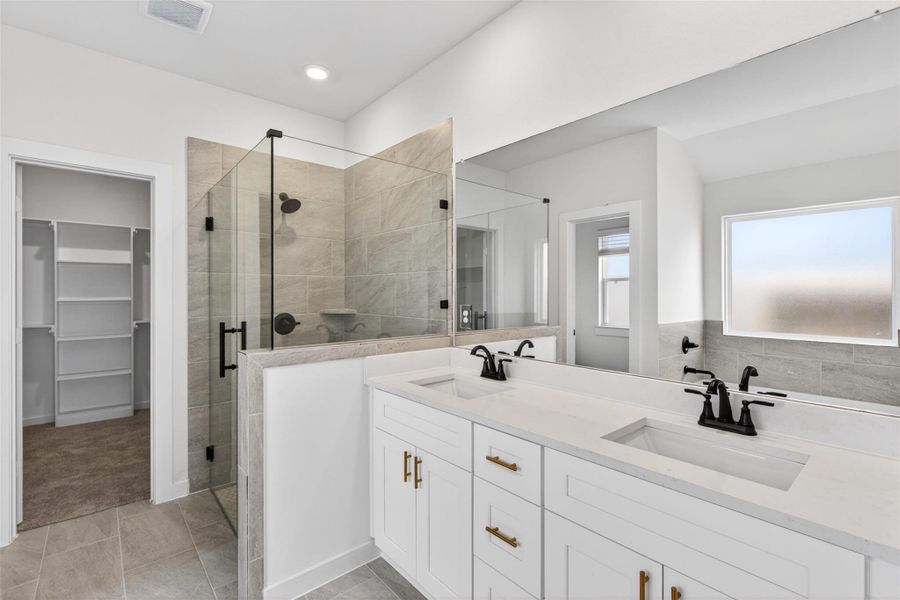 Furnished interior view inside a new home in , Alvin (Image 12).