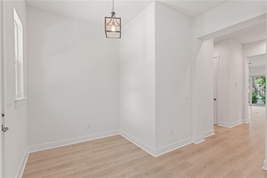 Spacious, unfurnished interior of a new home in , Tampa (Image 21).