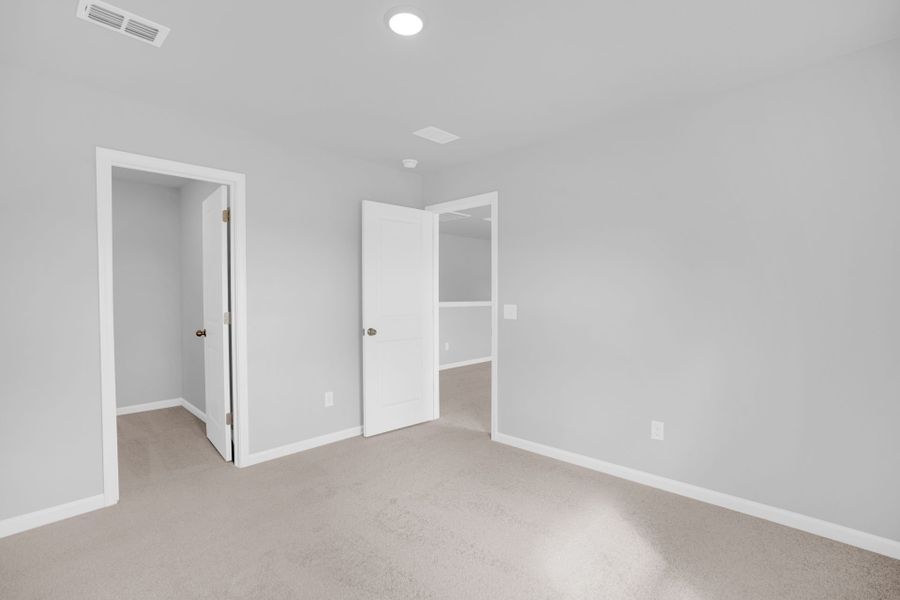 Spacious, unfurnished interior of a new home in Bradford Pointe, Summerville (Image 47).