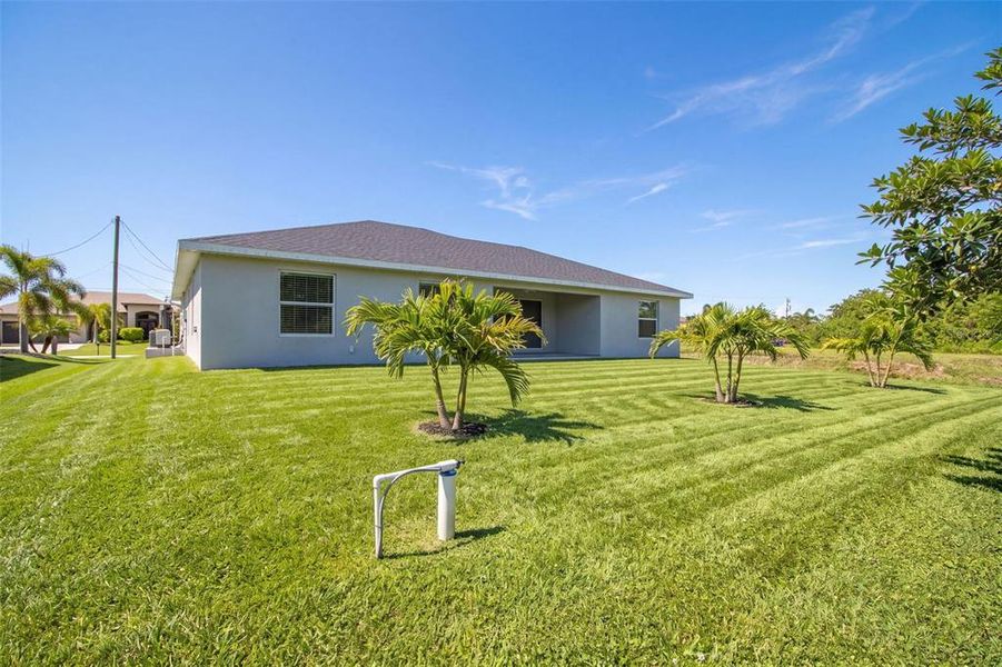 Exterior details and patio area of a home in , Cape Coral (Image 17).