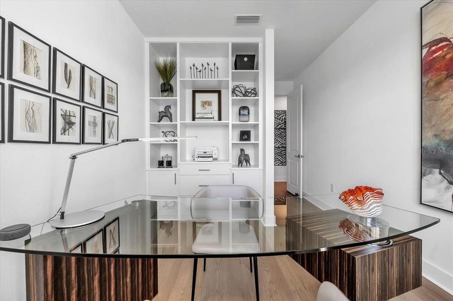 Furnished interior view inside a new home in , Venice (Image 48).