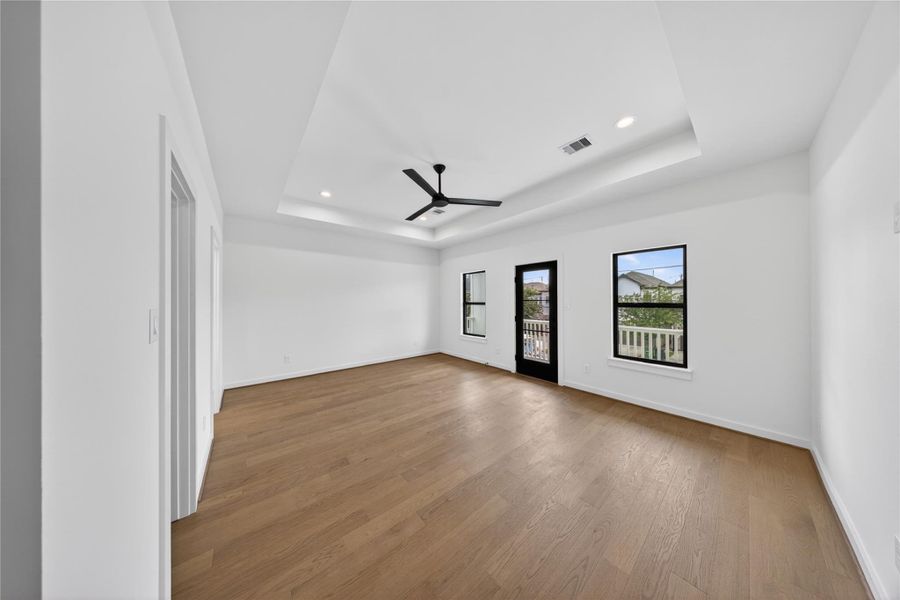 Spacious, unfurnished interior of a new home in , Houston (Image 28).