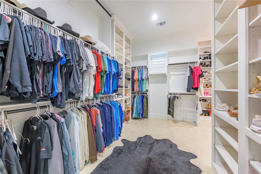 Image 37 of a home in .