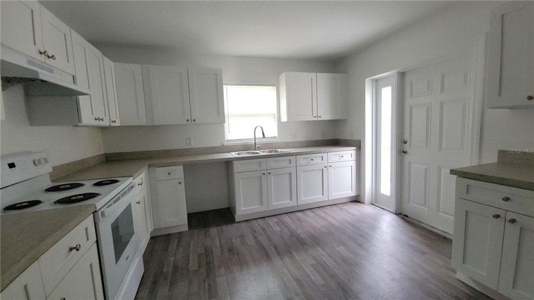 Furnished interior view inside a new home in , Daytona Beach (Image 4).
