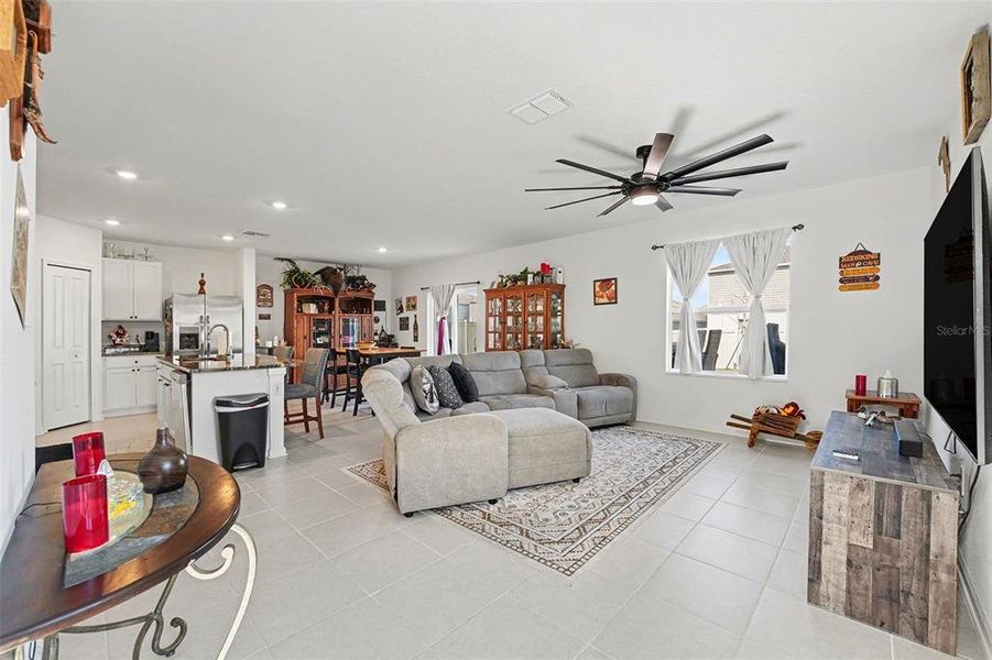 Furnished interior view inside a new home in Peace Creek Reserve, Winter Haven (Image 6).