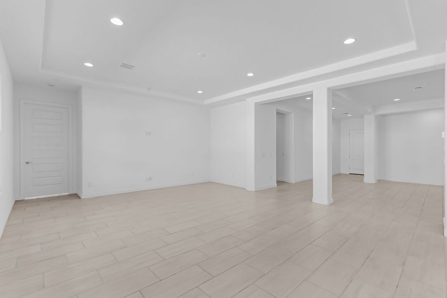 Spacious, unfurnished interior of a new home in Aloravita South, Peoria (Image 26).
