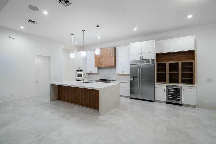 KITCHEN KITCHEN