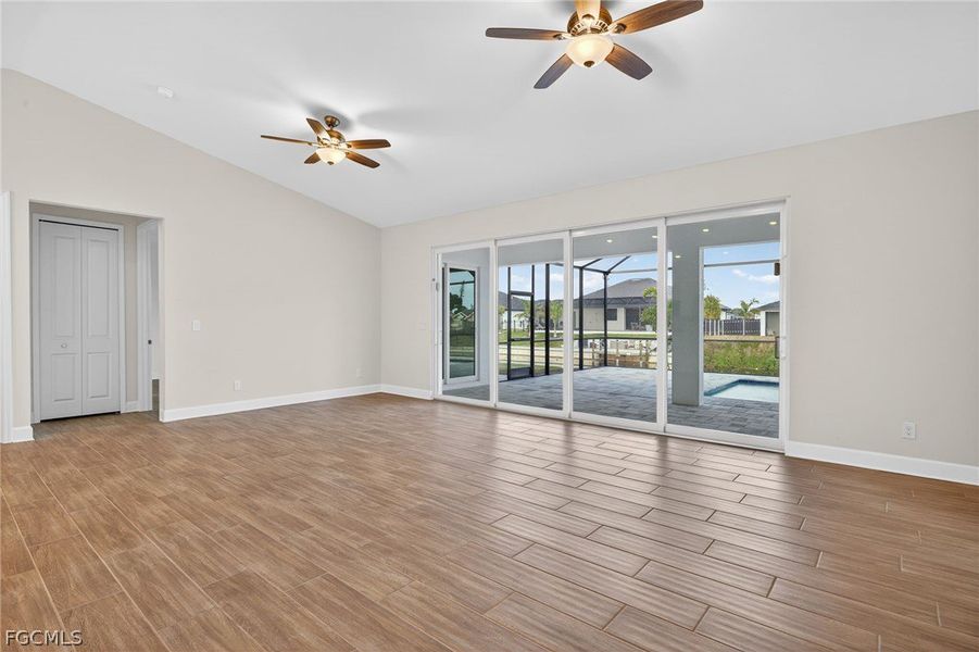 Spacious, unfurnished interior of a new home in Cape Coral, Cape Coral (Image 12).