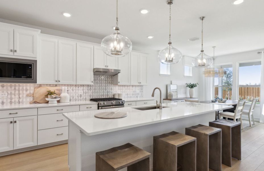 Eat-in bartop island in new home construction for Active Adults by Del Webb homebuilders Nashville Eat-in bartop island in new home construction for Active Adults by Del Webb homebuilders Nashville