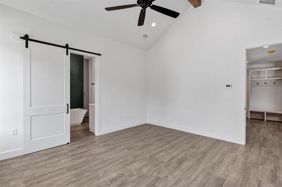Spacious, unfurnished interior of a new home in , Granbury (Image 16). Spacious, unfurnished interior of a new home in , Granbury (Image 16).