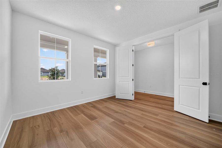 Spacious, unfurnished interior of a new home in Trailside, Mount Dora (Image 13).