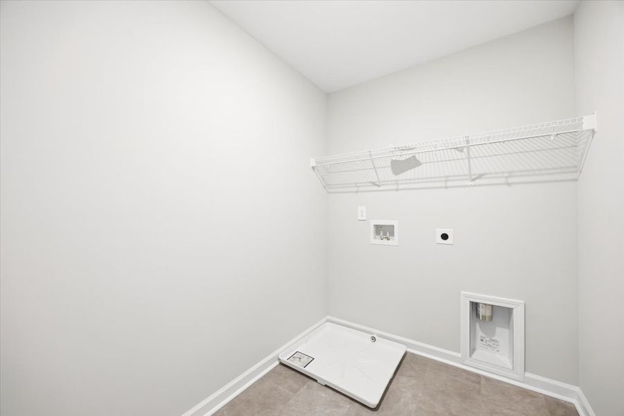 Spacious, unfurnished interior of a new home in Creekside Manor, Thomaston (Image 14).
