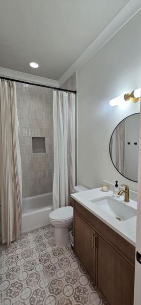 Furnished interior view inside a new home in , Seabrook (Image 19).