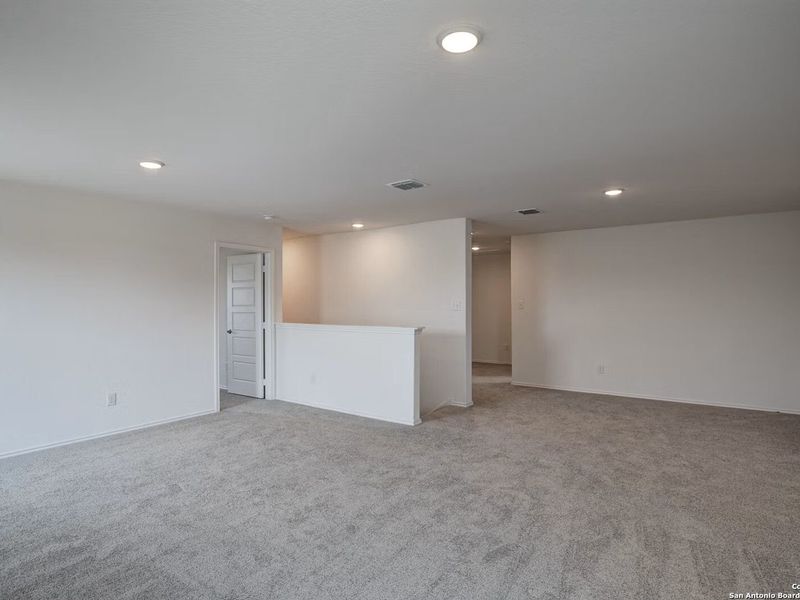 Spacious, unfurnished interior of a new home in Hannah Heights, Seguin (Image 27).